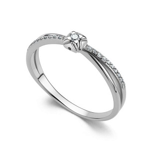 Кольцо из белого золота с бриллиантом