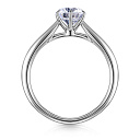 Кольцо из белого золота с бриллиантом