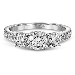 Кольцо из белого золота с бриллиантами