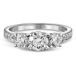 Кольцо из белого золота с бриллиантом