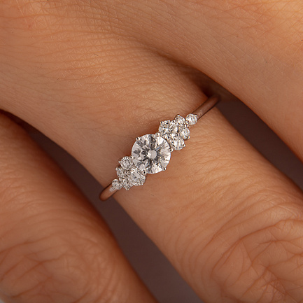 Кольцо из белого золота с бриллиантами