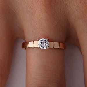 Кольцо из золота с бриллиантом