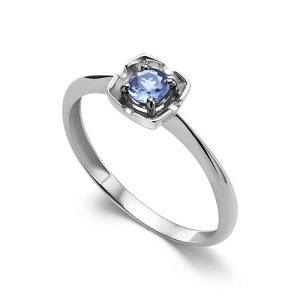 Кольцо из белого золота с танзанитом