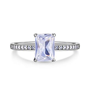 Кольцо из серебра с фианитом