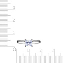 Кольцо из серебра с фианитом