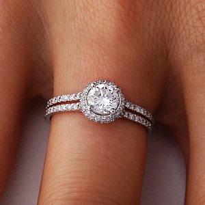 Кольцо из белого золота с бриллиантами