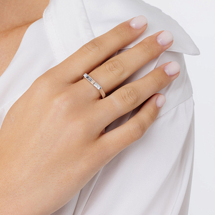 Кольцо из серебра с бриллиантом