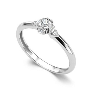 Кольцо из белого золота с бриллиантом