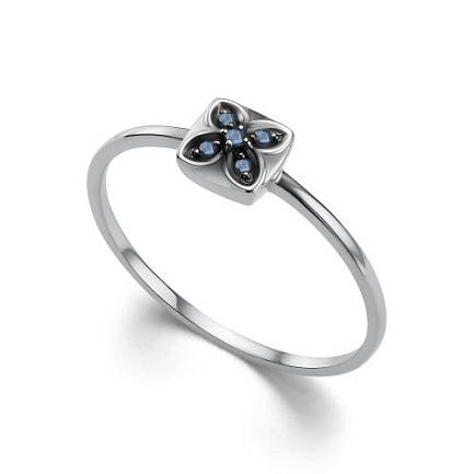 Кольцо из белого золота с сапфирами
