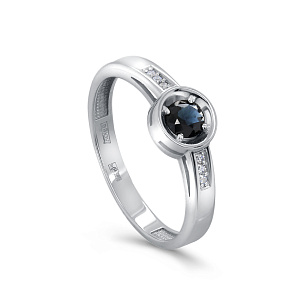 Кольцо из белого золота с сапфиром