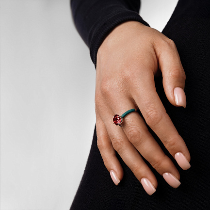 Кольцо из серебра с гранатом, эмалью