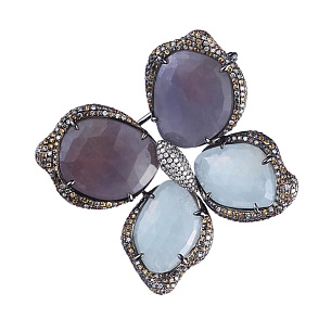 Брошь из золота с корундом