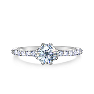 Кольцо из серебра с фианитом