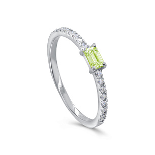 Кольцо из белого золота с бриллиантом