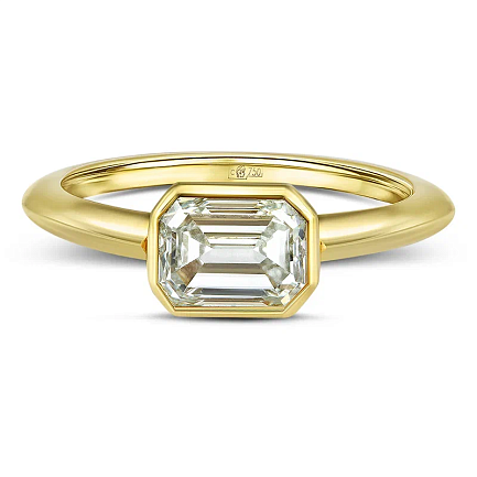 Кольцо из желтого золота с бриллиантом