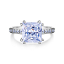 Кольцо из серебра с фианитом