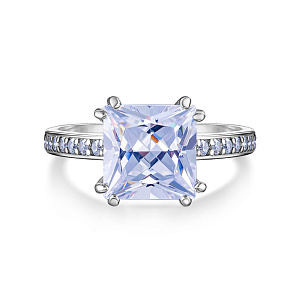 Кольцо из серебра с фианитом