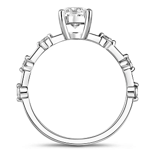 Кольцо из белого золота с бриллиантом