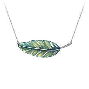 Колье из белого золота с бриллиантом