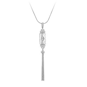 Колье из белого золота с агатом