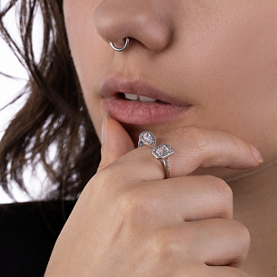 Кольцо из серебра с фианитом