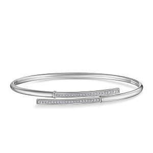 Браслет жесткий из белого золота с бриллиантами