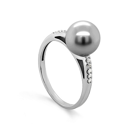 Кольцо из белого золота с бриллиантами, жемчугом