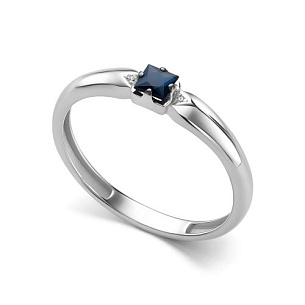 Кольцо из белого золота с бриллиантом