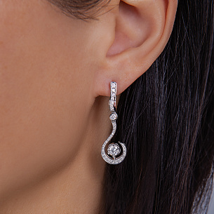 Серьги с английским замком из белого золота с бриллиантом