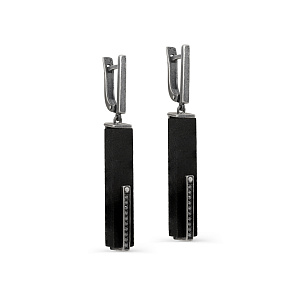 Серьги с английским замком из серебра с фианитом