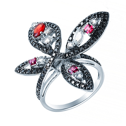 Кольцо из белого золота с гранатами, топазами