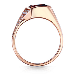 Кольцо из красного золота с гранатом