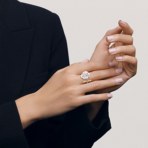 Кольцо из желтого золота с бриллиантами, жемчугом