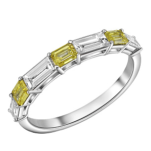 Кольцо из белого золота с бриллиантом