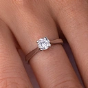 Кольцо из белого золота с бриллиантом